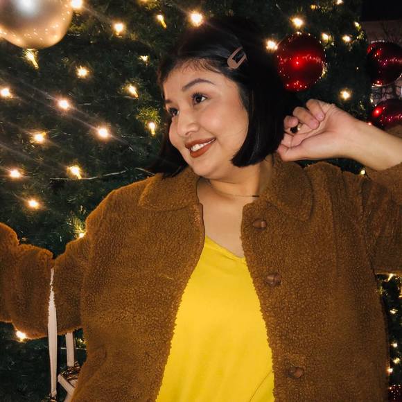 Meet your Posher, Bri - Picture 1 of 1